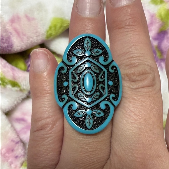 Turquoise and Black Ornate Women's Ring plastic - Picture 2 of 5